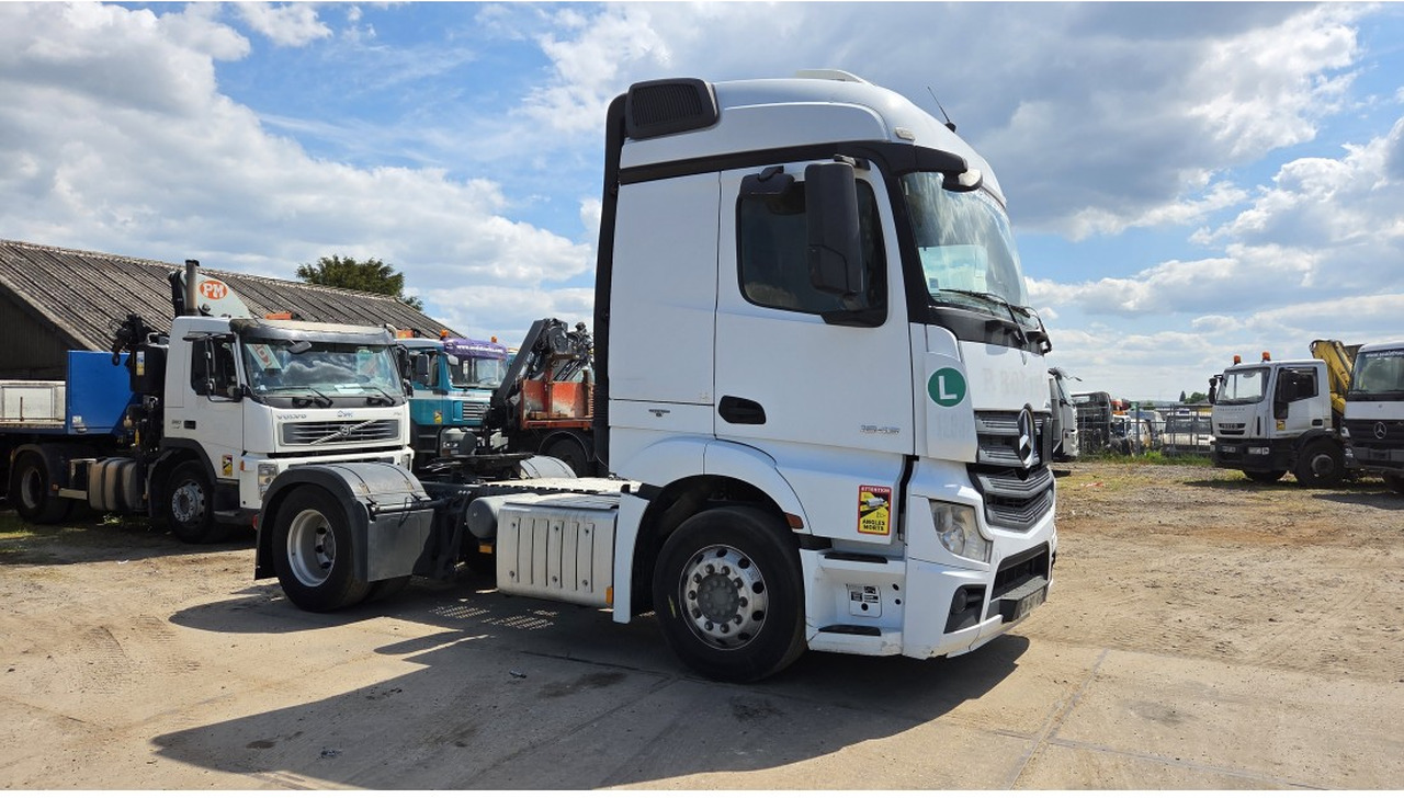 Mercedes Actros 1843 4X2 StreamSpace Retarder Parking Air conditioning PTO - Tractor unit: picture 5 Mercedes Actros 1843 4X2 StreamSpace Retarder Parking Air conditioning PTO - Tractor unit: picture 5