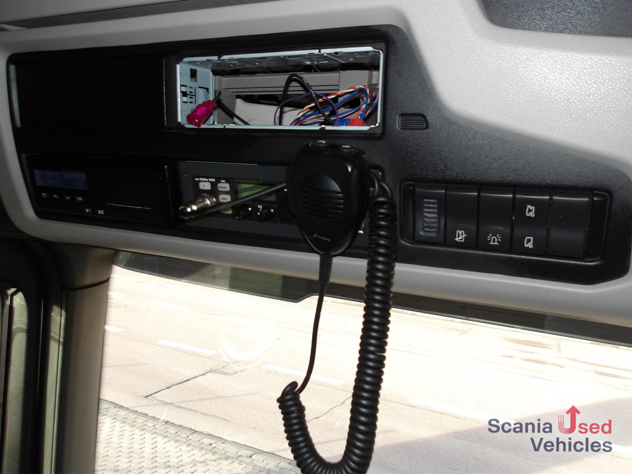 SCANIA R 460 NA - HYDRAULIK - HIGHLINE - 2x TANKs - ACC - - Tractor unit: picture 3 SCANIA R 460 NA - HYDRAULIK - HIGHLINE - 2x TANKs - ACC - - Tractor unit: picture 3