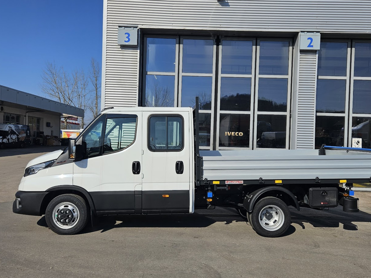 IVECO Daily 35C16H3.0 D - Tipper van, Combi van: picture 2 IVECO Daily 35C16H3.0 D - Tipper van, Combi van: picture 2