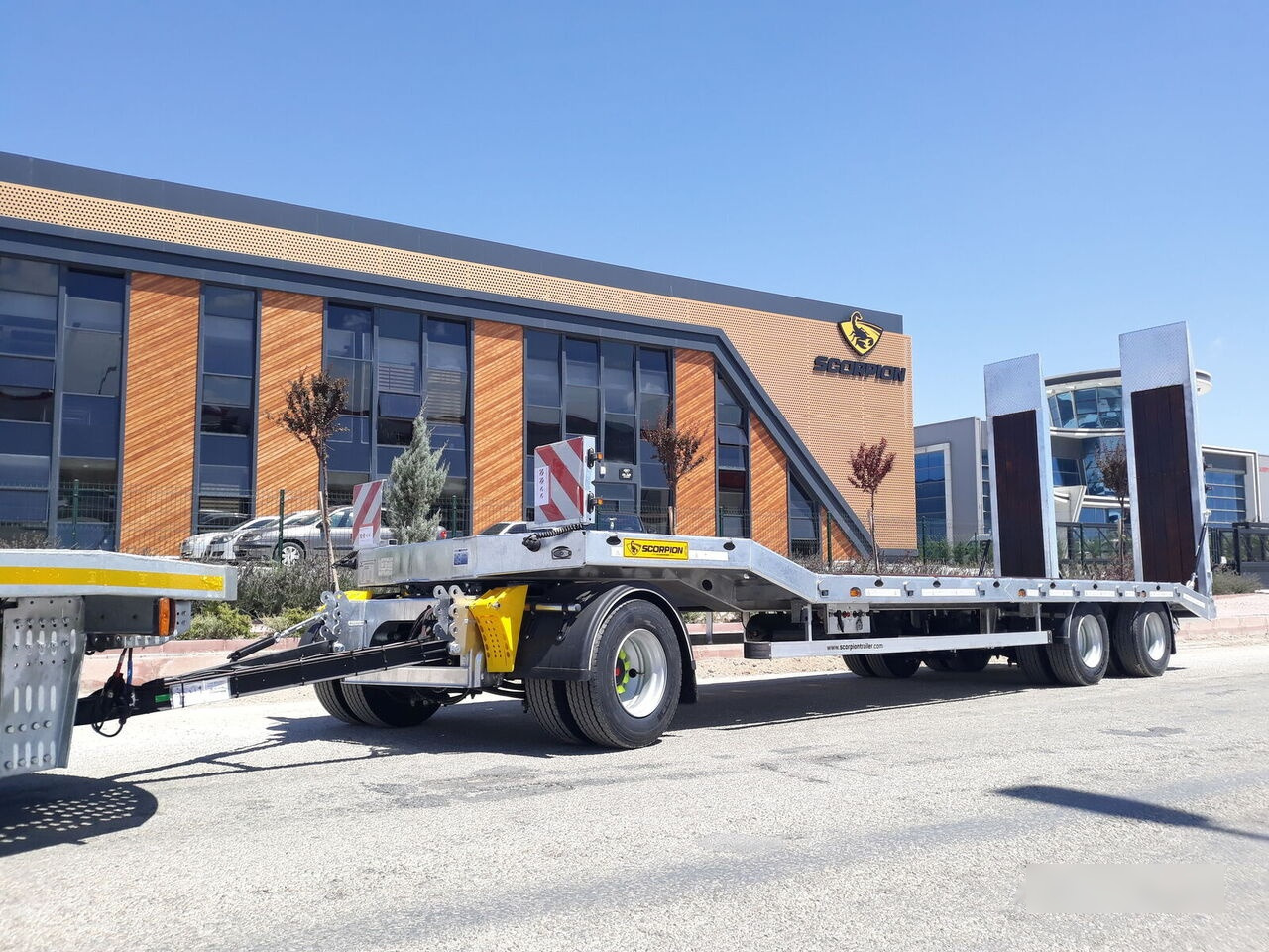 Scorpion Trailer SCORPION TRAILER NEW 3 AXLE (MANUFACTURER COMPANY) - Low loader semi-trailer: picture 4 Scorpion Trailer SCORPION TRAILER NEW 3 AXLE (MANUFACTURER COMPANY) - Low loader semi-trailer: picture 4