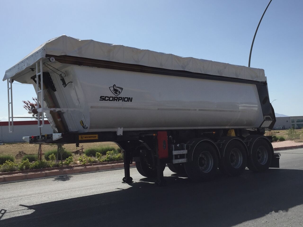 Scorpion Trailer SCORPION TRAILER NEW 3 AXLE TIPPER SEMI TRAILER (MANUFACTURER COMPANY) - Tipper semi-trailer: picture 3 Scorpion Trailer SCORPION TRAILER NEW 3 AXLE TIPPER SEMI TRAILER (MANUFACTURER COMPANY) - Tipper semi-trailer: picture 3