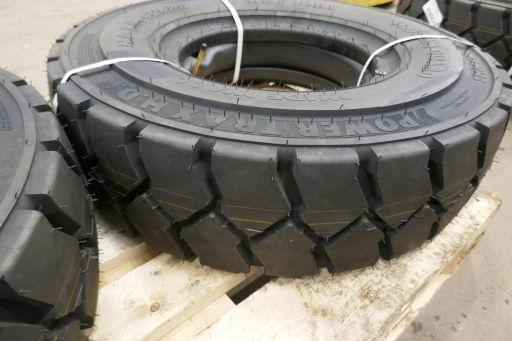 BKT 8.25-15 14 - Tire for Construction machinery: picture 3 BKT 8.25-15 14 - Tire for Construction machinery: picture 3