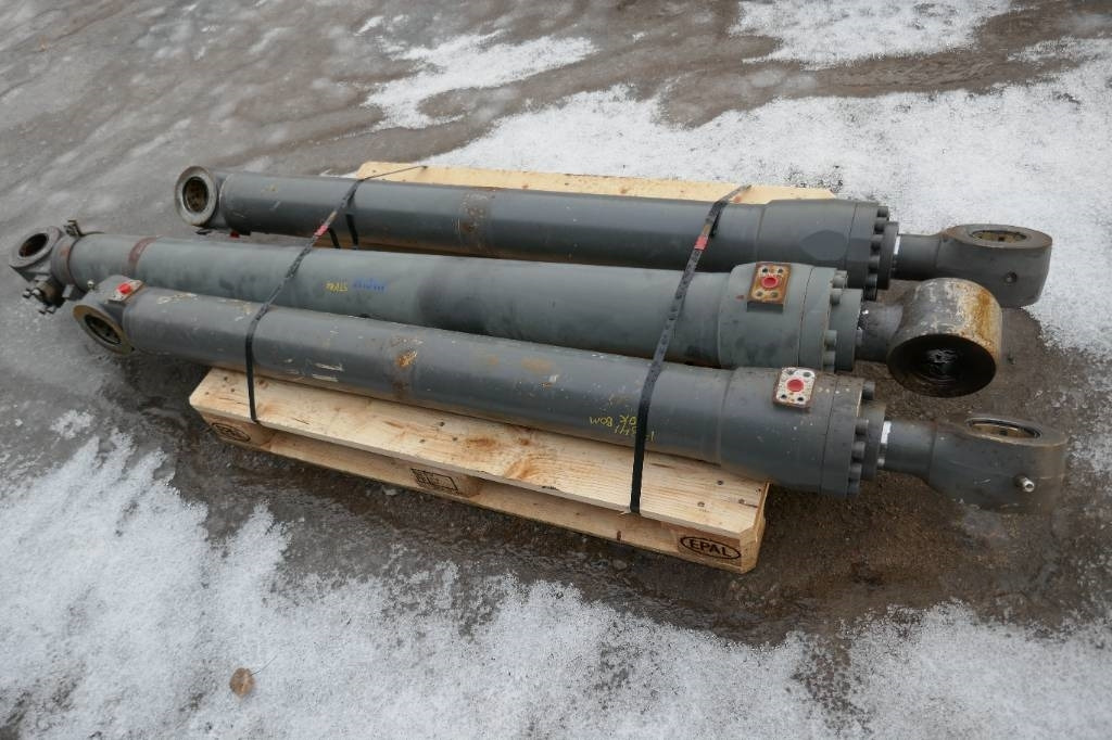 Volvo EC 210 C L, Bom cylinder, voe14534531 - Hydraulics for Construction machinery: picture 2 Volvo EC 210 C L, Bom cylinder, voe14534531 - Hydraulics for Construction machinery: picture 2