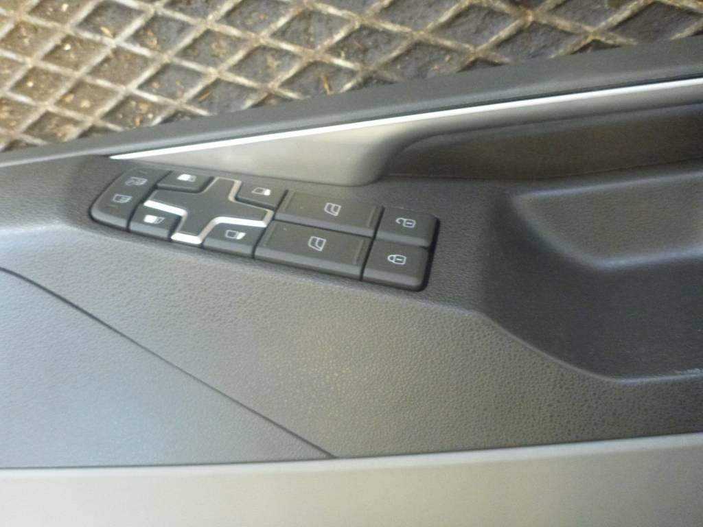 Volvo FM Dörrsida, 23772645 - Cab for Truck: picture 2 Volvo FM Dörrsida, 23772645 - Cab for Truck: picture 2