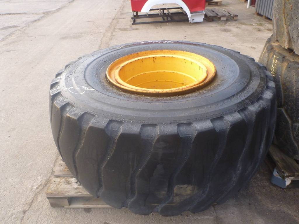 Volvo Hjul, Bridgestone 26.5R25 1st - Axle and parts for Construction machinery: picture 1 Volvo Hjul, Bridgestone 26.5R25 1st - Axle and parts for Construction machinery: picture 1