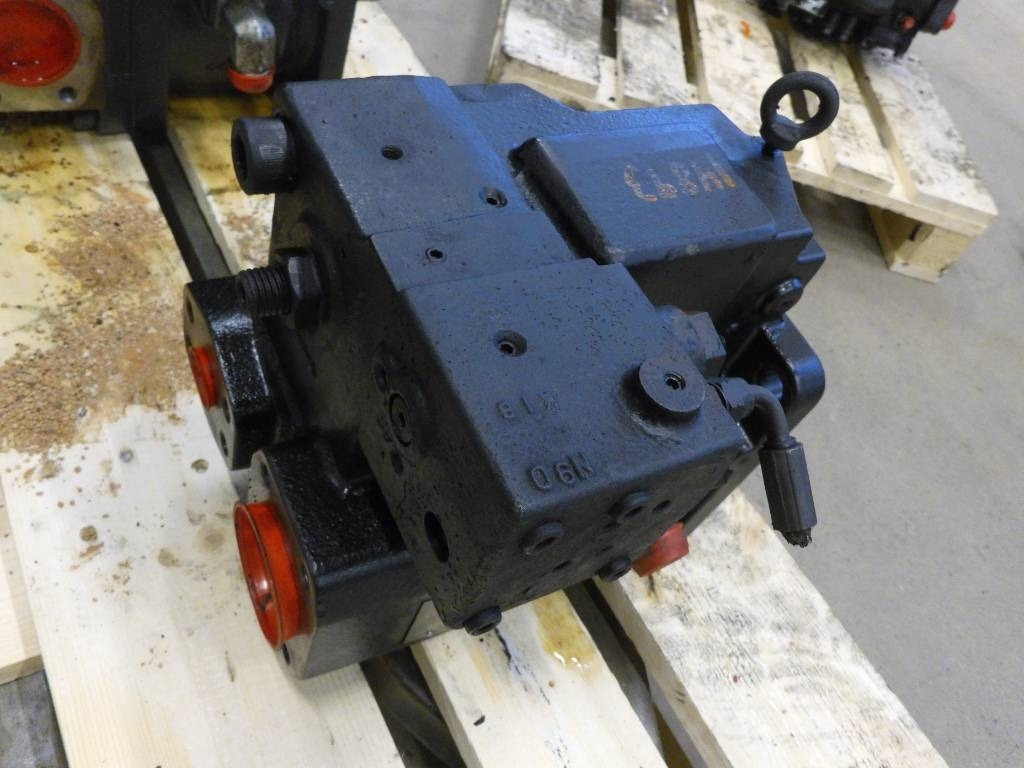 Volvo L180 HL Hydraulik pump, VOE15172808 - Hydraulics for Construction machinery: picture 2 Volvo L180 HL Hydraulik pump, VOE15172808 - Hydraulics for Construction machinery: picture 2