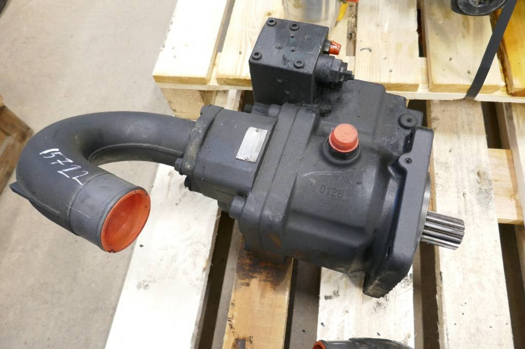 Volvo L250 G, Hydraulikpump voe15172806 - Hydraulics for Construction machinery: picture 1 Volvo L250 G, Hydraulikpump voe15172806 - Hydraulics for Construction machinery: picture 1