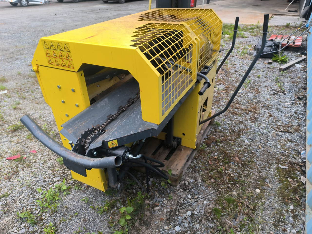 Regon R1 - Log splitter: picture 2 Regon R1 - Log splitter: picture 2