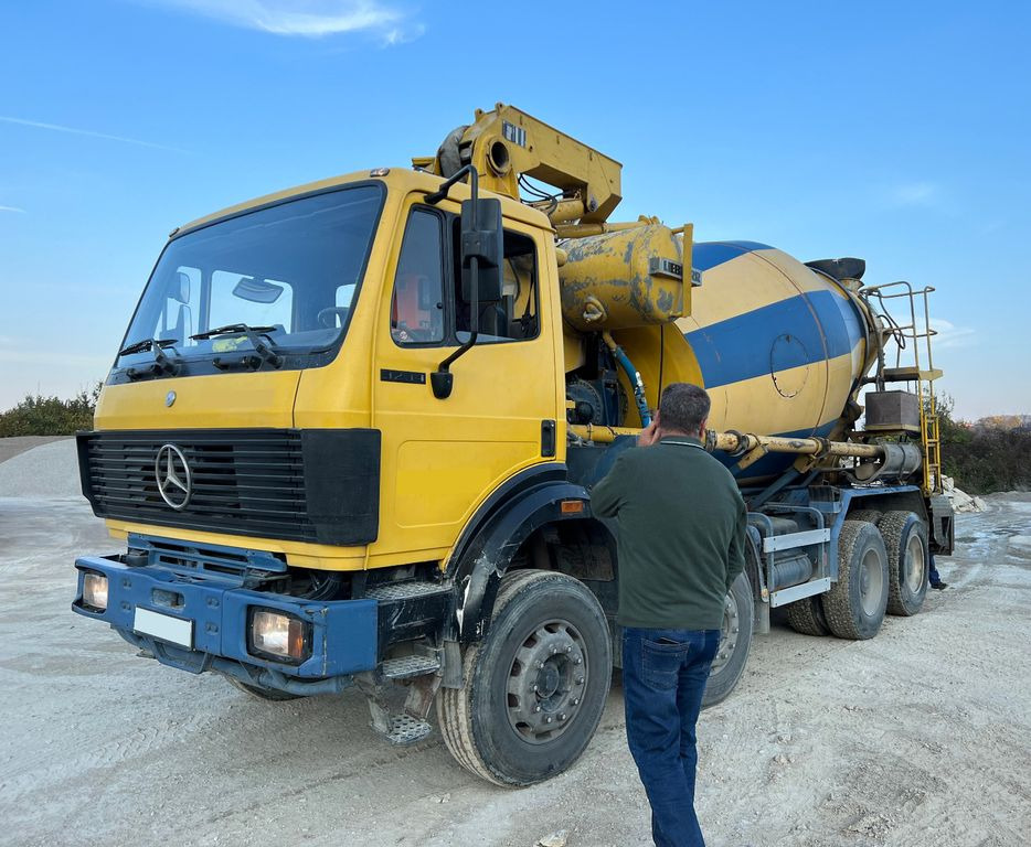 Mercedes-Benz 3234B 8x4, E1, PUMI, Putzmeister 21m - Concrete pump truck: picture 3 Mercedes-Benz 3234B 8x4, E1, PUMI, Putzmeister 21m - Concrete pump truck: picture 3