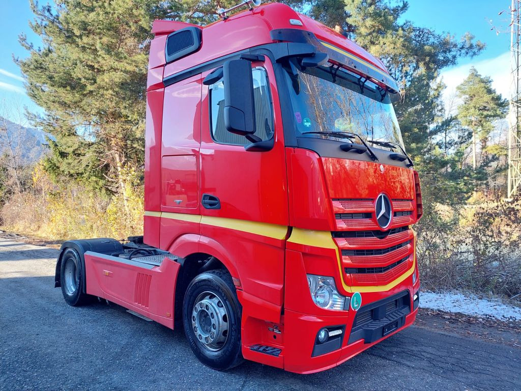 Mercedes-Benz Actros 1845 4x2, E6, Retarder, Schubbodenhydraul Mercedes-Benz Actros 1845 4x2, E6, Retarder, Schubbodenhydraul - Tractor unit: picture 1 Mercedes-Benz Actros 1845 4x2, E6, Retarder, Schubbodenhydraul Mercedes-Benz Actros 1845 4x2, E6, Retarder, Schubbodenhydraul - Tractor unit: picture 1