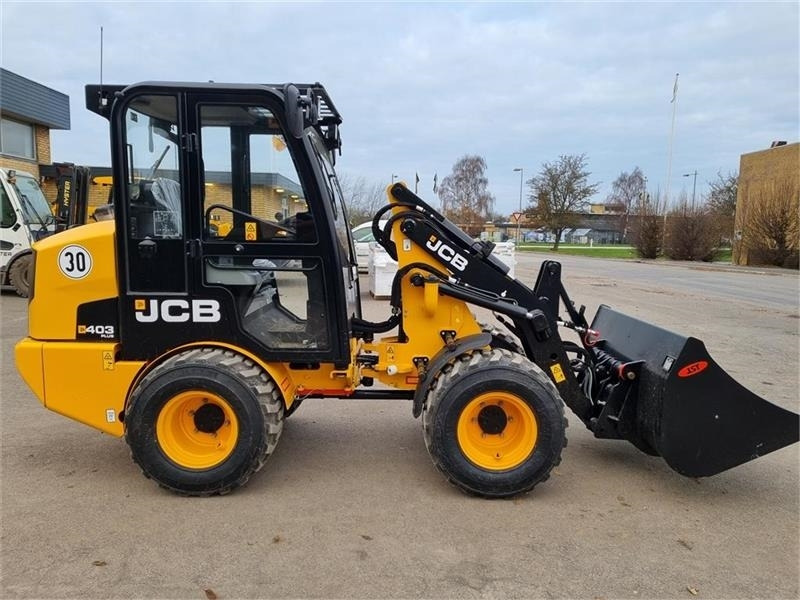 JCB 403 AGRI Plus model - Compact loader: picture 3 JCB 403 AGRI Plus model - Compact loader: picture 3