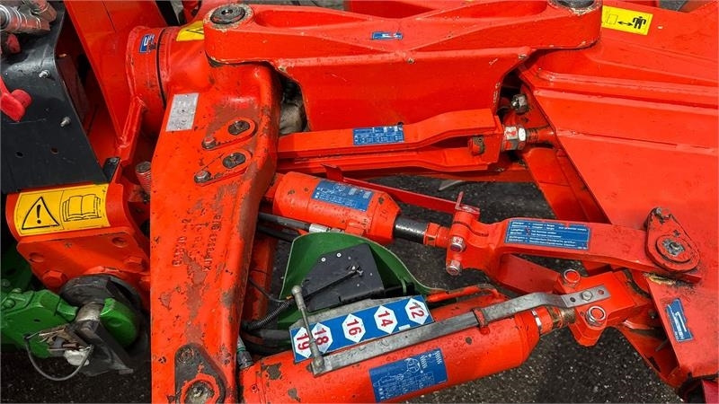 Kuhn Vari Master 183 6 Furet 183 - Plow: picture 5 Kuhn Vari Master 183 6 Furet 183 - Plow: picture 5