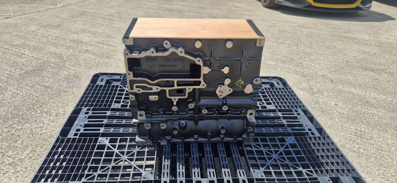 JCB 320/01606 Genuine block bedplate assembly T2 - Engine for Construction machinery: picture 5 JCB 320/01606 Genuine block bedplate assembly T2 - Engine for Construction machinery: picture 5