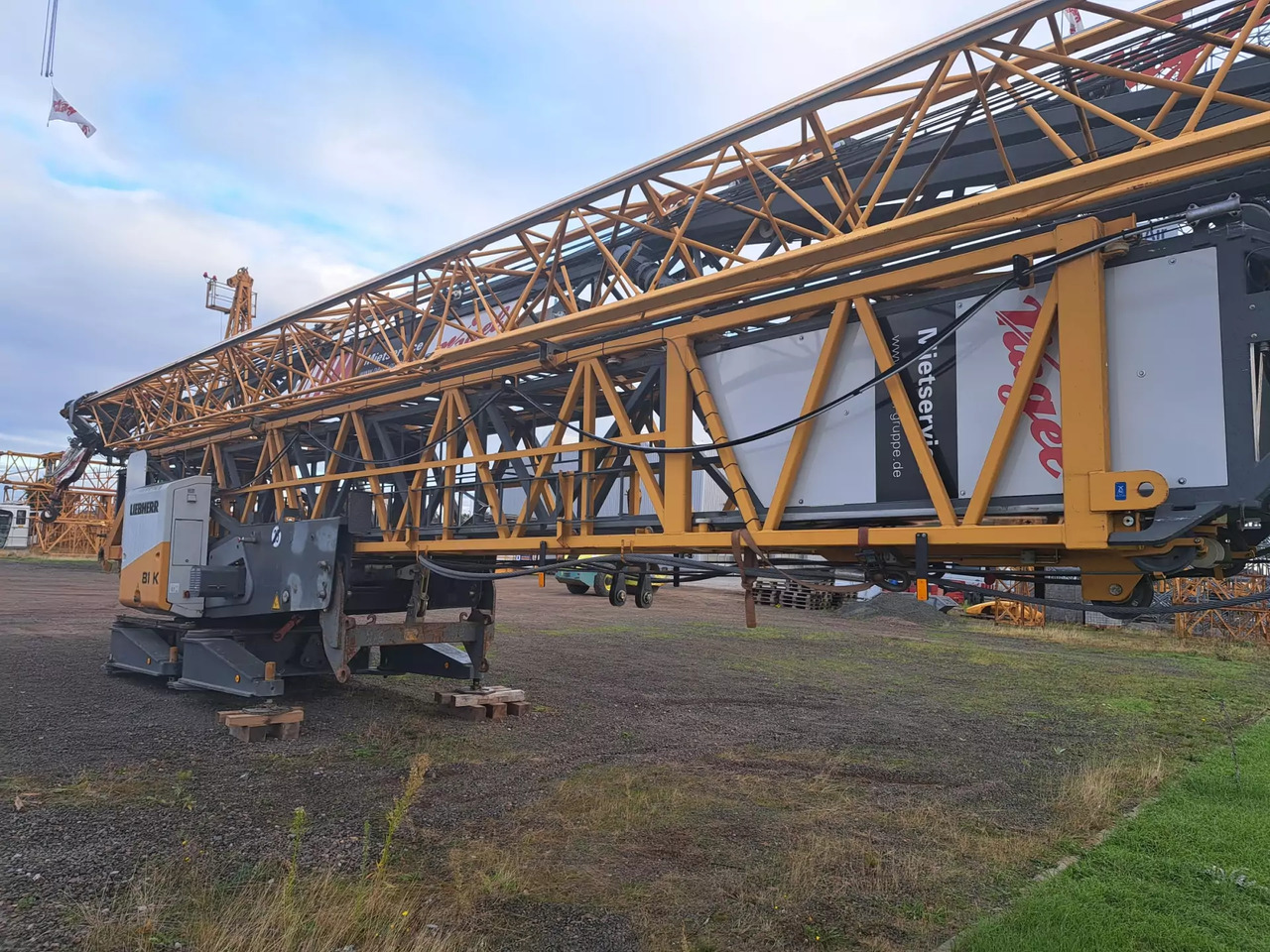 2013 Liebherr 81 K - Self-erecting tower crane: picture 2 2013 Liebherr 81 K - Self-erecting tower crane: picture 2