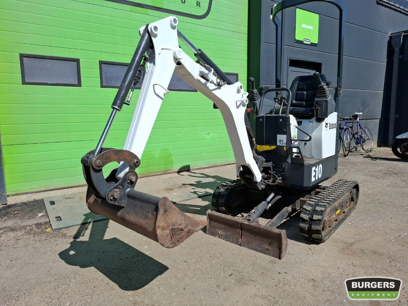 Bobcat E10 - Mini excavator: picture 2 Bobcat E10 - Mini excavator: picture 2
