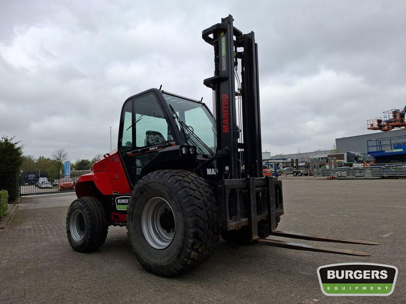 Manitou M30-4 - Rough terrain forklift: picture 2 Manitou M30-4 - Rough terrain forklift: picture 2