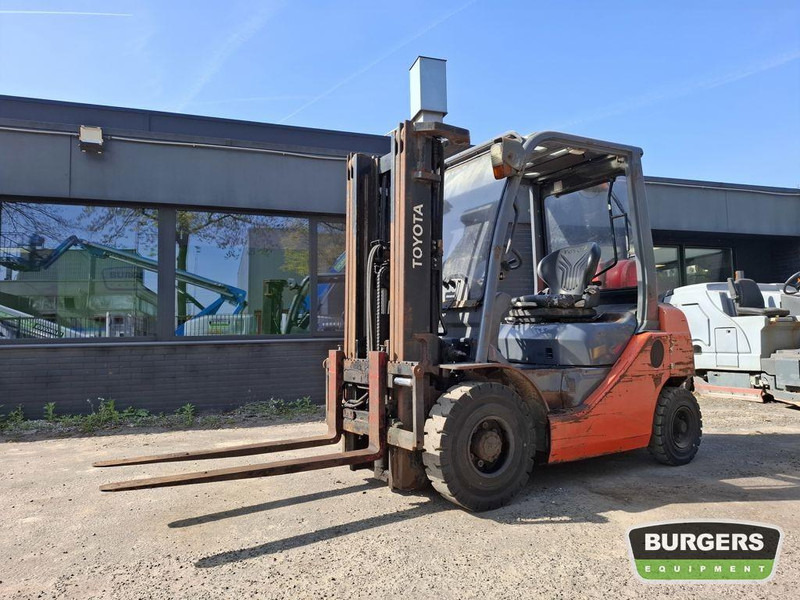 Toyota 02-8FGF20 - LPG forklift: picture 1 Toyota 02-8FGF20 - LPG forklift: picture 1