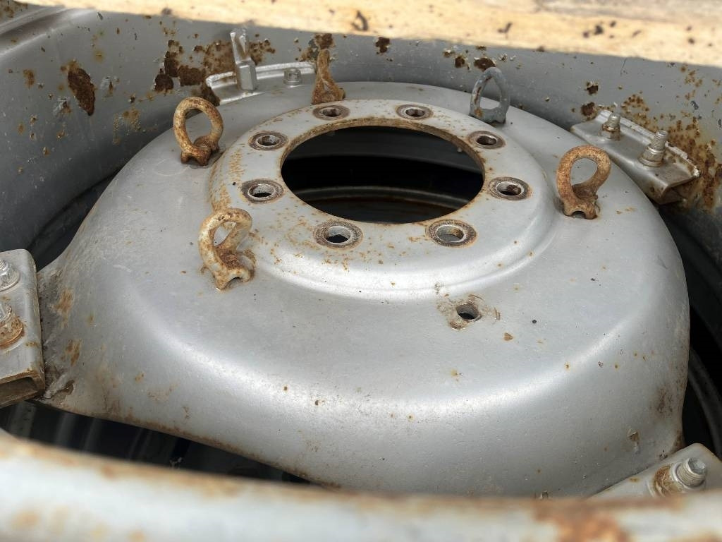 Agrimax 650/65-38 420/85-28 till Case MX 135 - Tire for Agricultural machinery: picture 5 Agrimax 650/65-38 420/85-28 till Case MX 135 - Tire for Agricultural machinery: picture 5