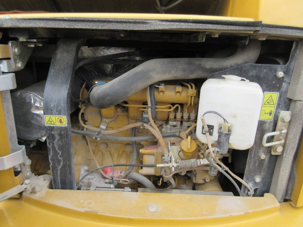 CAT 305.5 E CR Dismantled: only spare parts - Mini excavator: picture 3 CAT 305.5 E CR Dismantled: only spare parts - Mini excavator: picture 3