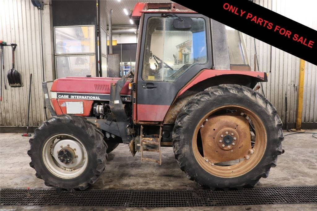 Case IH 595 XL Dismantled: only spare parts - Farm tractor: picture 1 Case IH 595 XL Dismantled: only spare parts - Farm tractor: picture 1