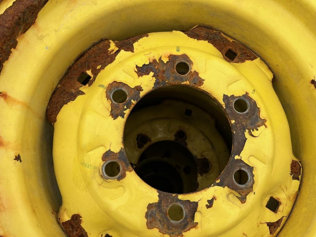 Galaxy 41 x 14.00-20 John Deere 3045R - Wheel and tire package: picture 5 Galaxy 41 x 14.00-20 John Deere 3045R - Wheel and tire package: picture 5