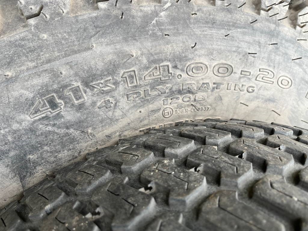 Galaxy 41X14,00-20 , 27X8,50-15 John Deere 3720 - Wheel and tire package: picture 3 Galaxy 41X14,00-20 , 27X8,50-15 John Deere 3720 - Wheel and tire package: picture 3
