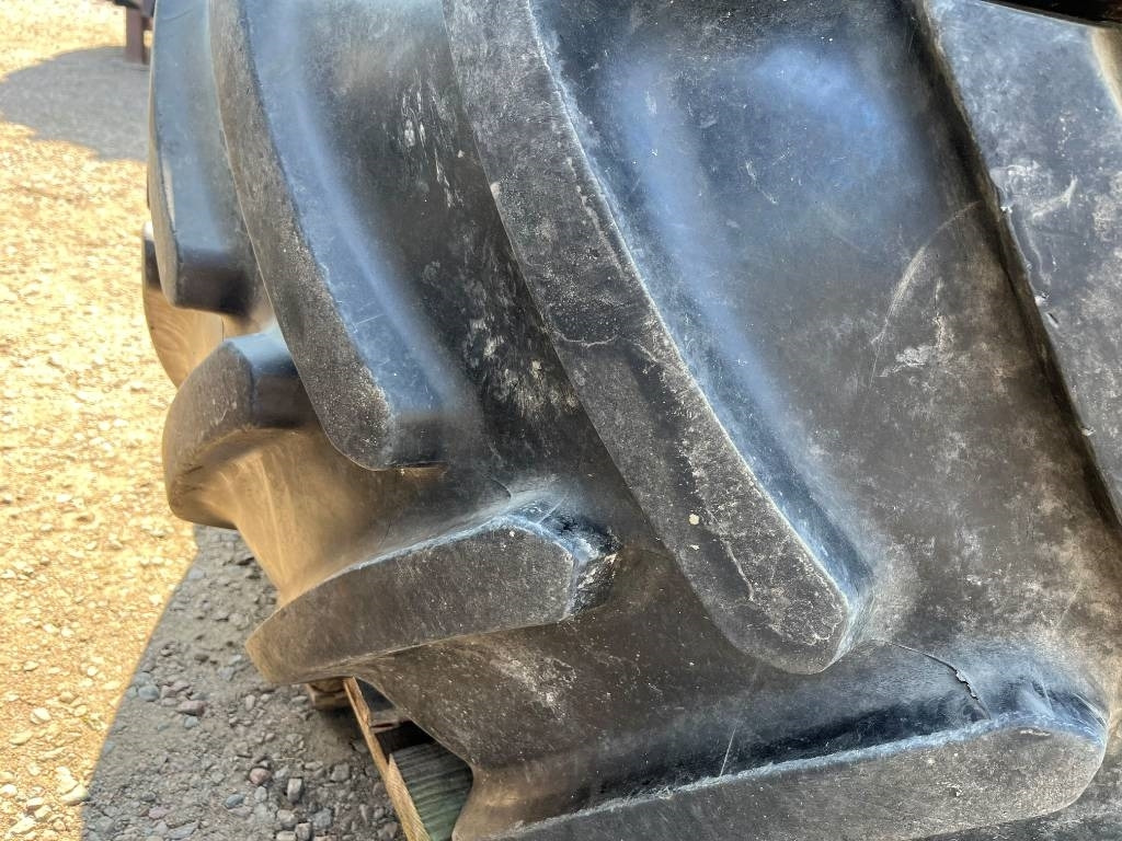 Michelin 540/65R30 till John Deere 7430 - Tire for Agricultural machinery: picture 3 Michelin 540/65R30 till John Deere 7430 - Tire for Agricultural machinery: picture 3