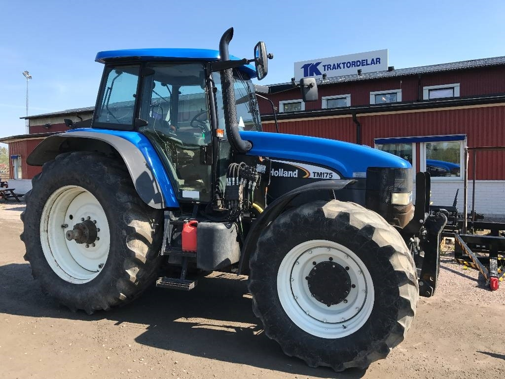 New Holland TM 175 Dismantled for spare parts - Farm tractor: picture 1 New Holland TM 175 Dismantled for spare parts - Farm tractor: picture 1