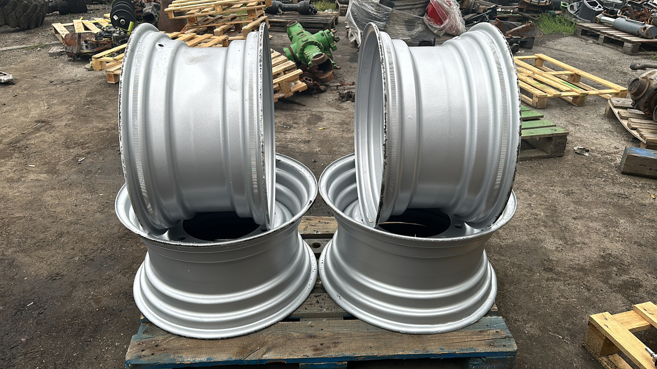 Felga 24 cale 10 szpilek 13 x 24 , DW13x24 - Rim for Agricultural machinery: picture 1 Felga 24 cale 10 szpilek 13 x 24 , DW13x24 - Rim for Agricultural machinery: picture 1