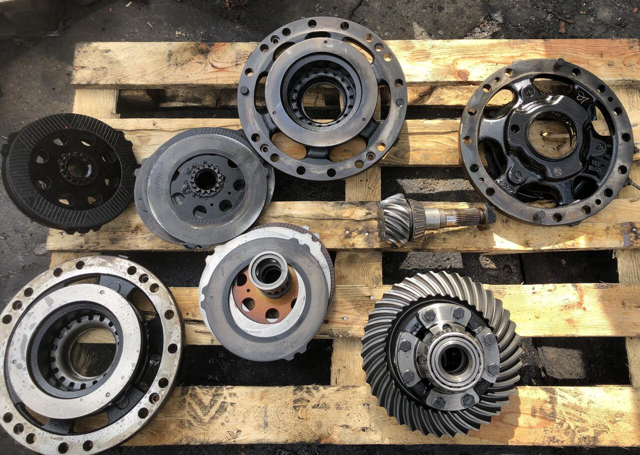 JCB- mechanizm róźnicowy wałek zwolnica zwrotnica JCB 541-531 - Transmission for Construction machinery: picture 1 JCB- mechanizm róźnicowy wałek zwolnica zwrotnica JCB 541-531 - Transmission for Construction machinery: picture 1