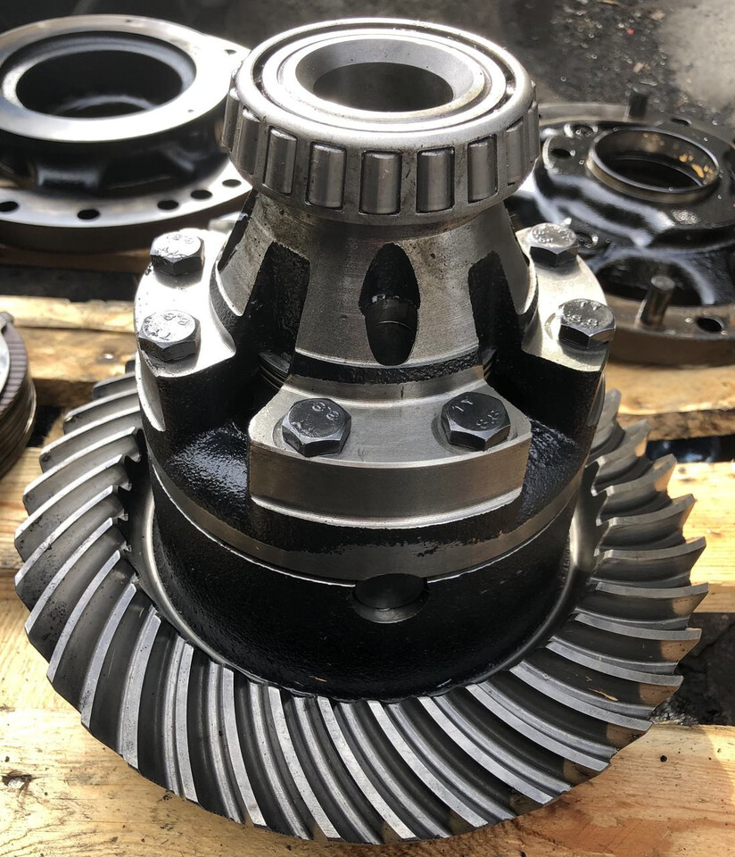 JCB- mechanizm róźnicowy wałek zwolnica zwrotnica JCB 541-531 - Transmission for Construction machinery: picture 2 JCB- mechanizm róźnicowy wałek zwolnica zwrotnica JCB 541-531 - Transmission for Construction machinery: picture 2