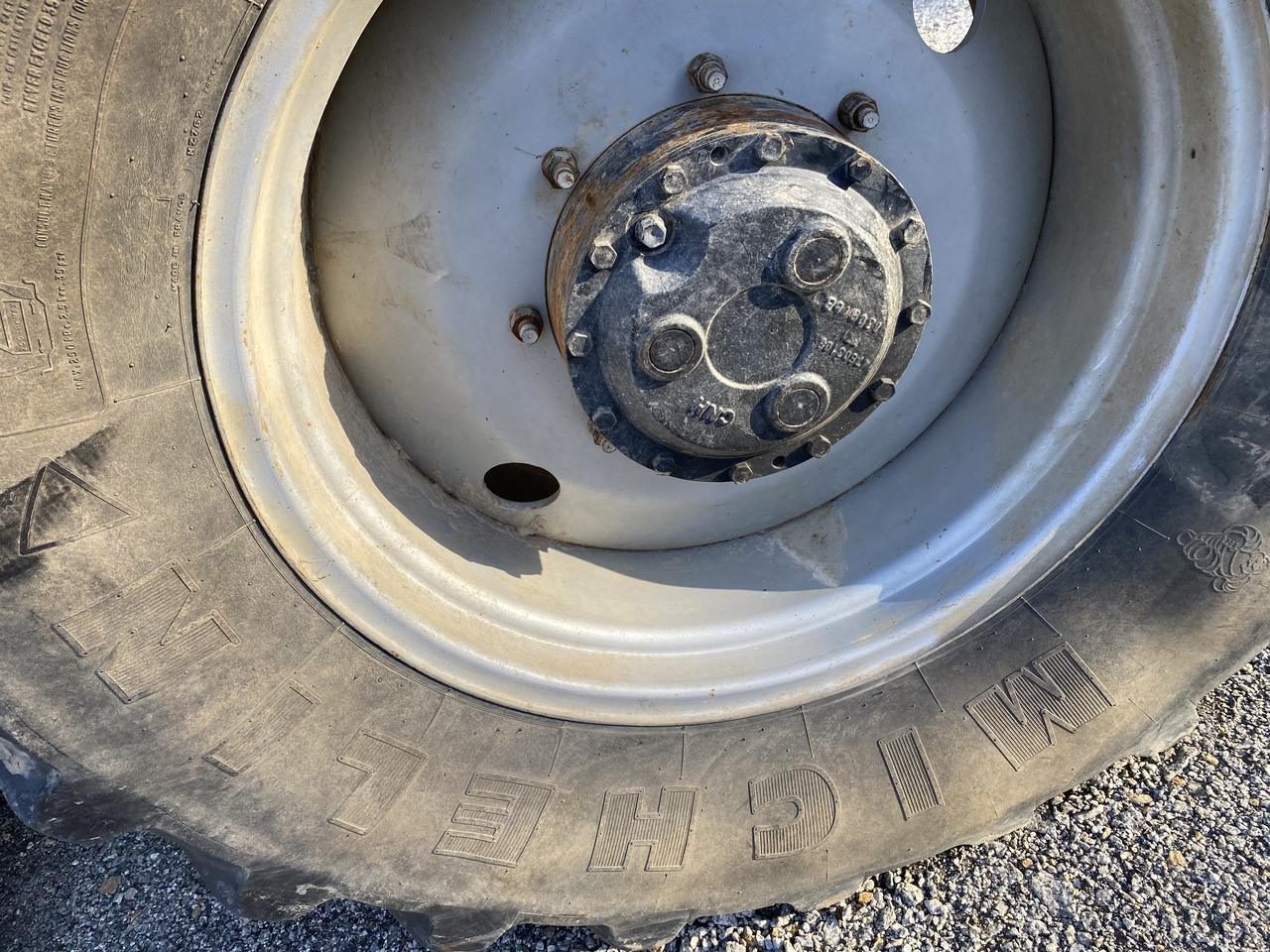 Opony Michelin 540/65R28 - Tire for Agricultural machinery: picture 2 Opony Michelin 540/65R28 - Tire for Agricultural machinery: picture 2