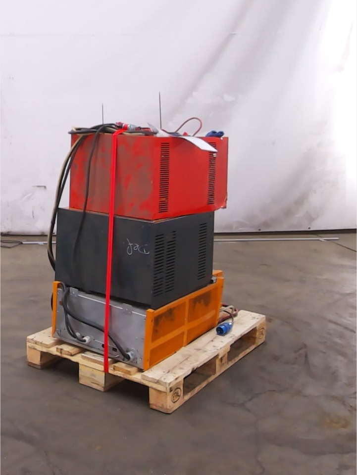 Battery Chargers package 4x pieces - Electrical system for Material handling equipment: picture 3 Battery Chargers package 4x pieces - Electrical system for Material handling equipment: picture 3