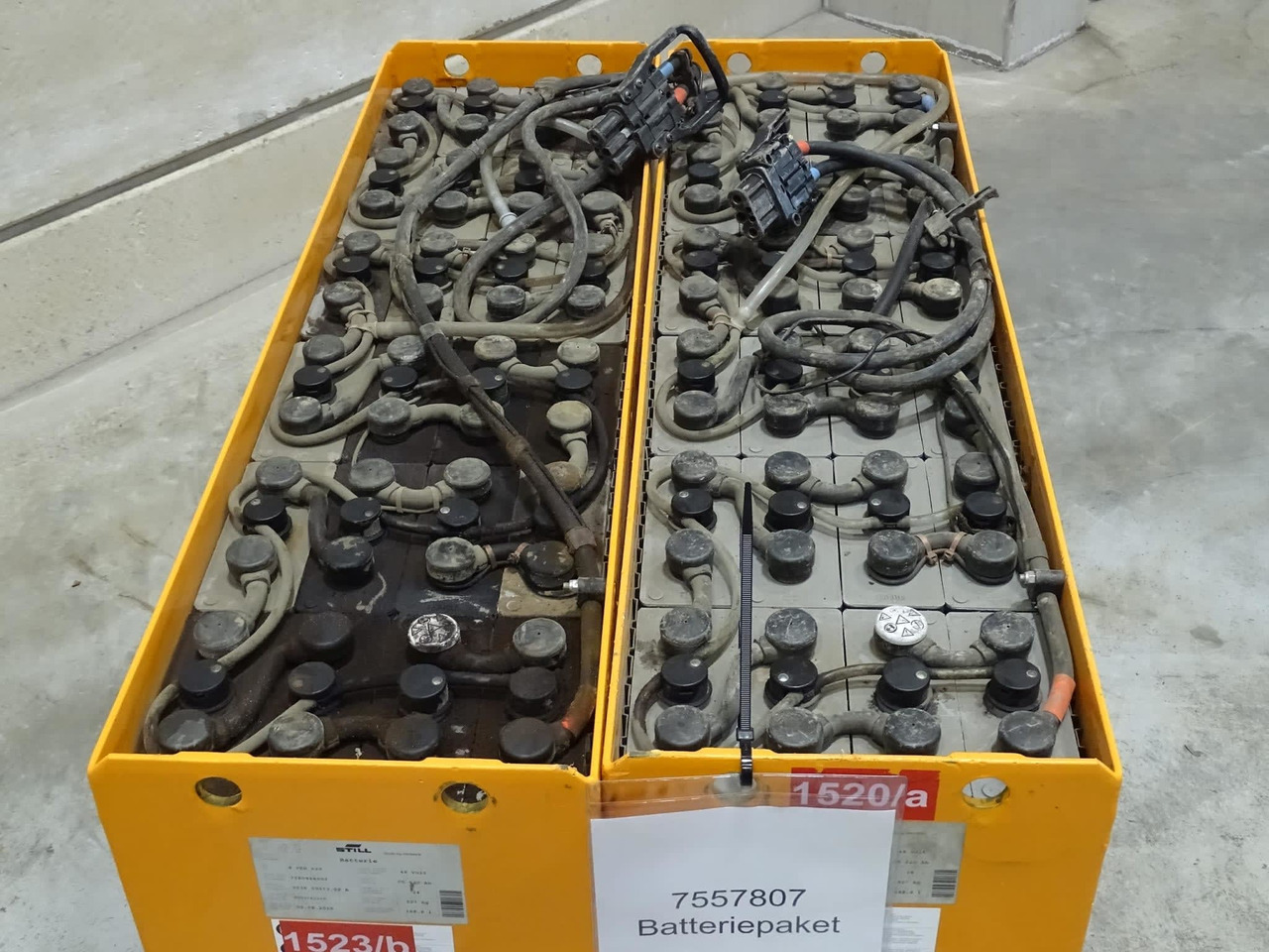 Battery Package 2 pieces - Battery for Material handling equipment: picture 4 Battery Package 2 pieces - Battery for Material handling equipment: picture 4