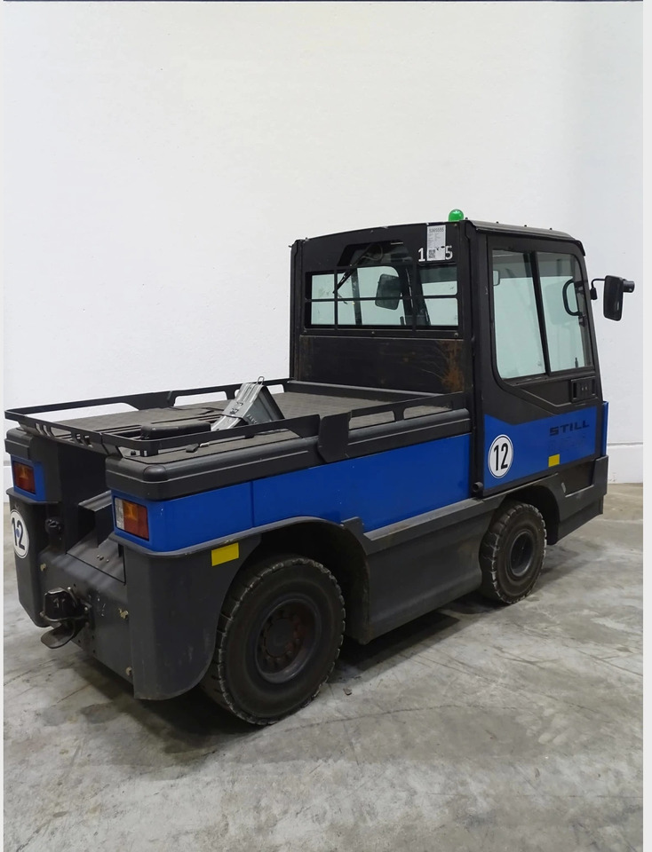 Linde P250 - Tow tractor: picture 3 Linde P250 - Tow tractor: picture 3