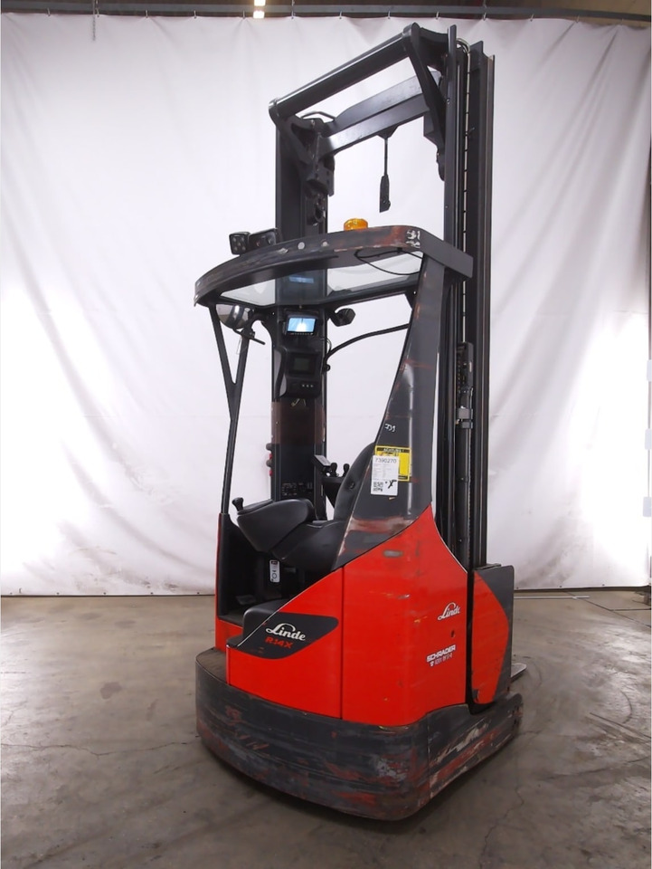 Linde R14X-03 - Reach truck: picture 3 Linde R14X-03 - Reach truck: picture 3