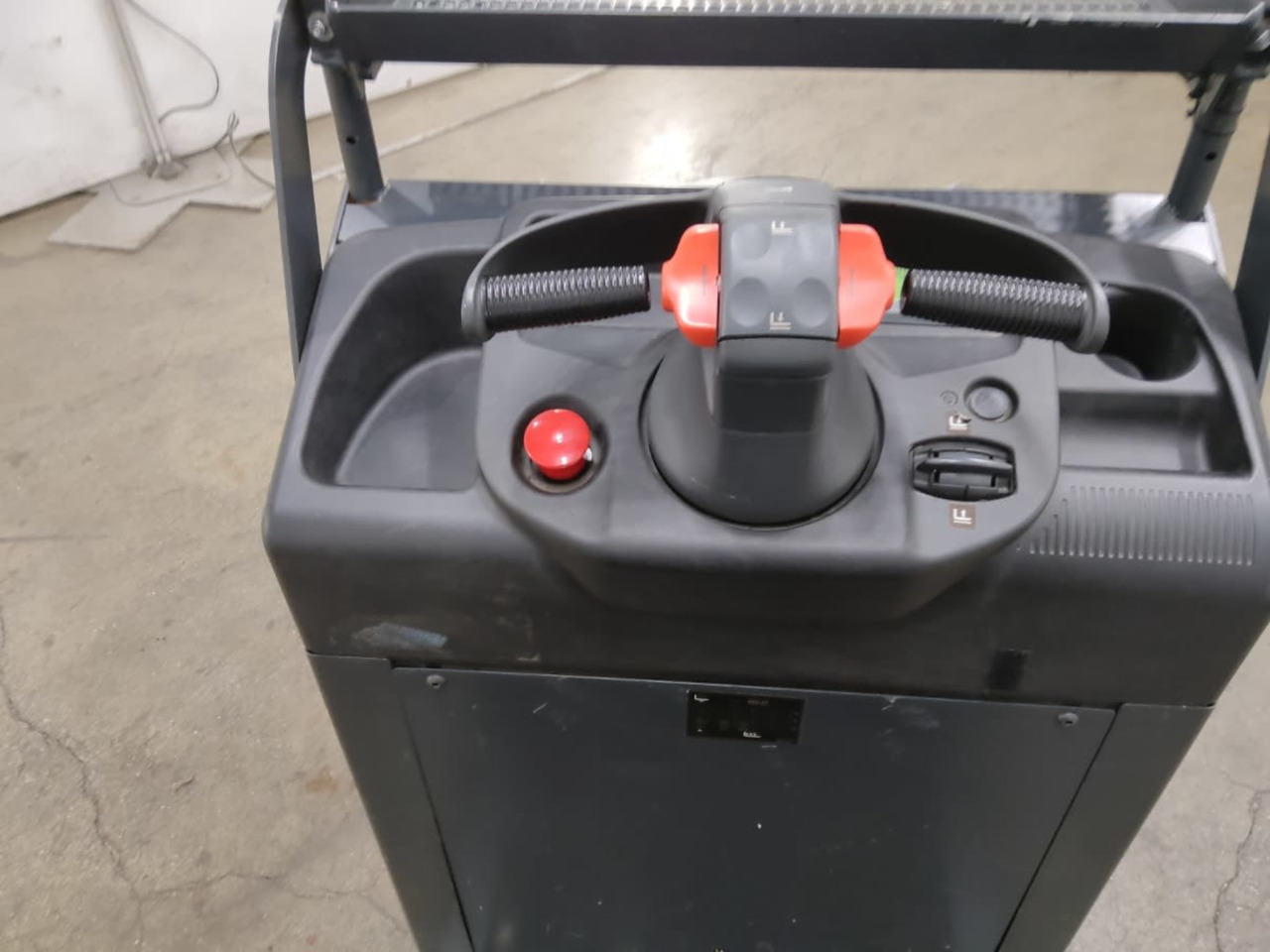 Linde V08-02 - Order picker: picture 4 Linde V08-02 - Order picker: picture 4