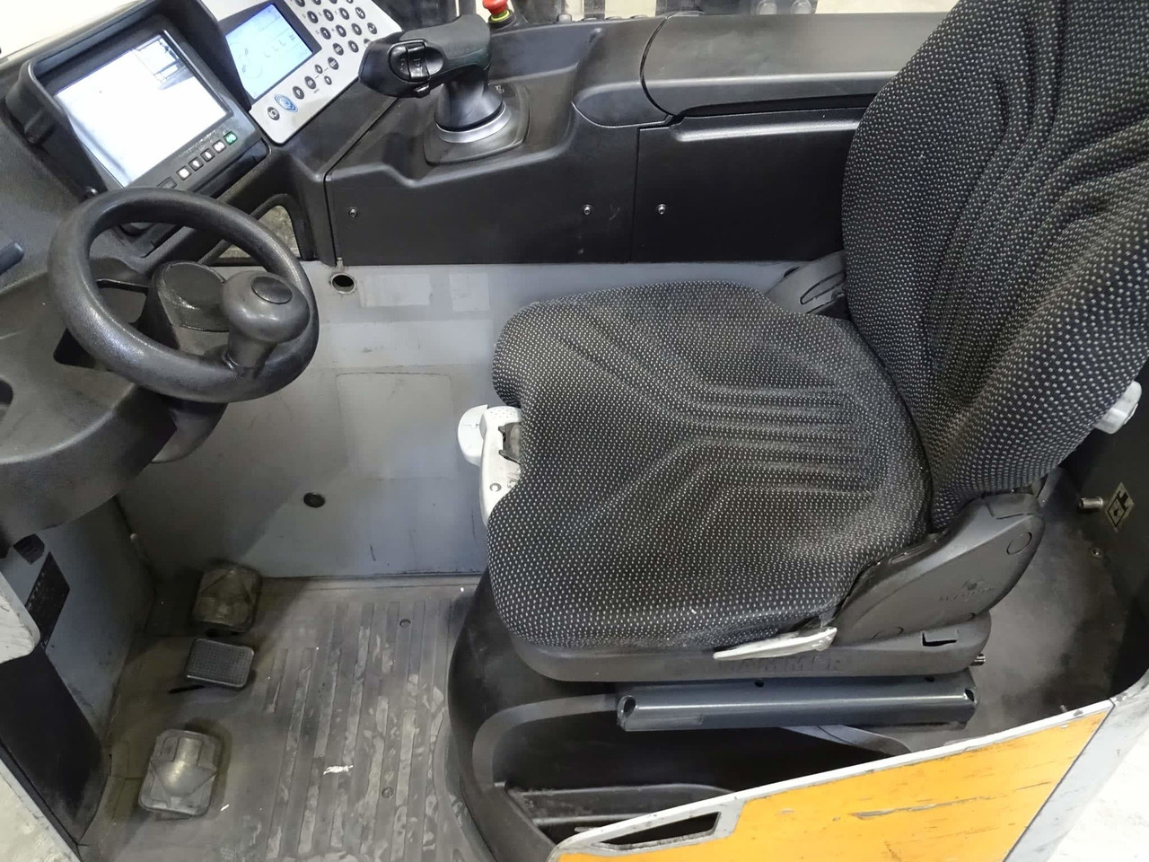 STILL FM-X17 - Reach truck: picture 5 STILL FM-X17 - Reach truck: picture 5