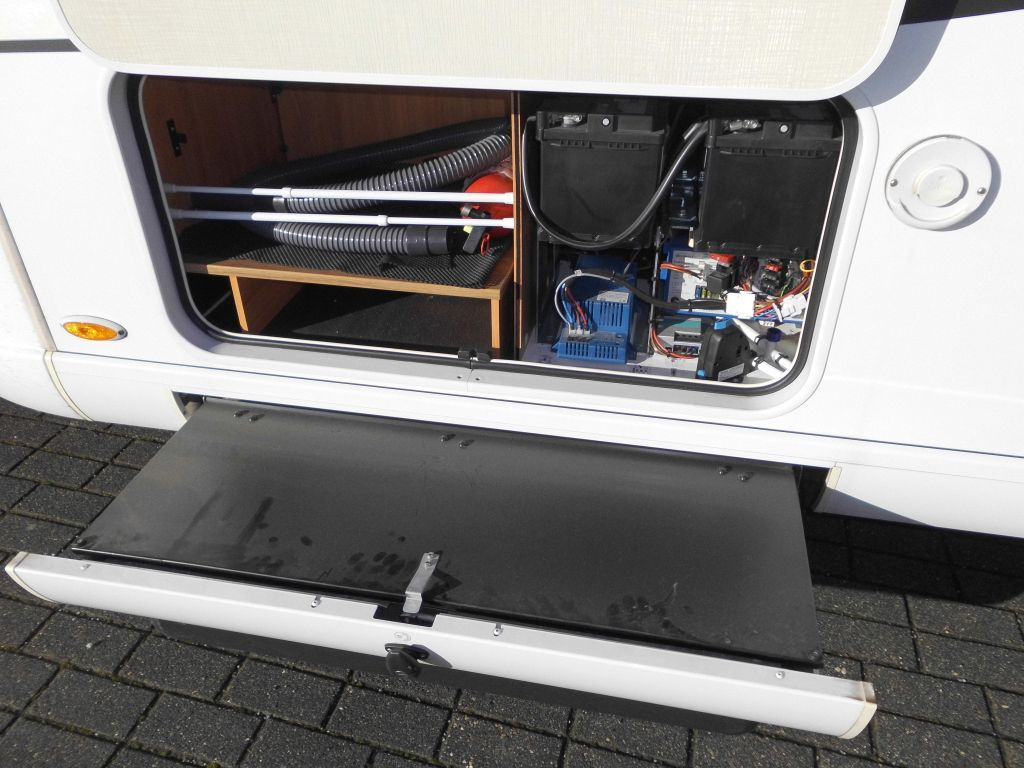 HYMER / ERIBA / HYMERCAR Tramp SL 704 Hubstützen, Solar, AHK uvm++++ - Semi-integrated motorhome: picture 5 HYMER / ERIBA / HYMERCAR Tramp SL 704 Hubstützen, Solar, AHK uvm++++ - Semi-integrated motorhome: picture 5