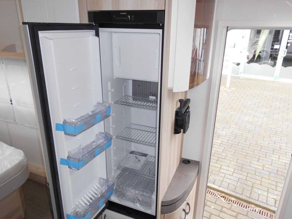 New Caravan Hobby De Luxe 460 SFf 2025 AUTARK FBH 1500kg. +++ Hobby De Luxe 460 SFf mit Extras, Lagerabverkauf: picture 12 New Caravan Hobby De Luxe 460 SFf 2025 AUTARK FBH 1500kg. +++ Hobby De Luxe 460 SFf mit Extras, Lagerabverkauf: picture 12