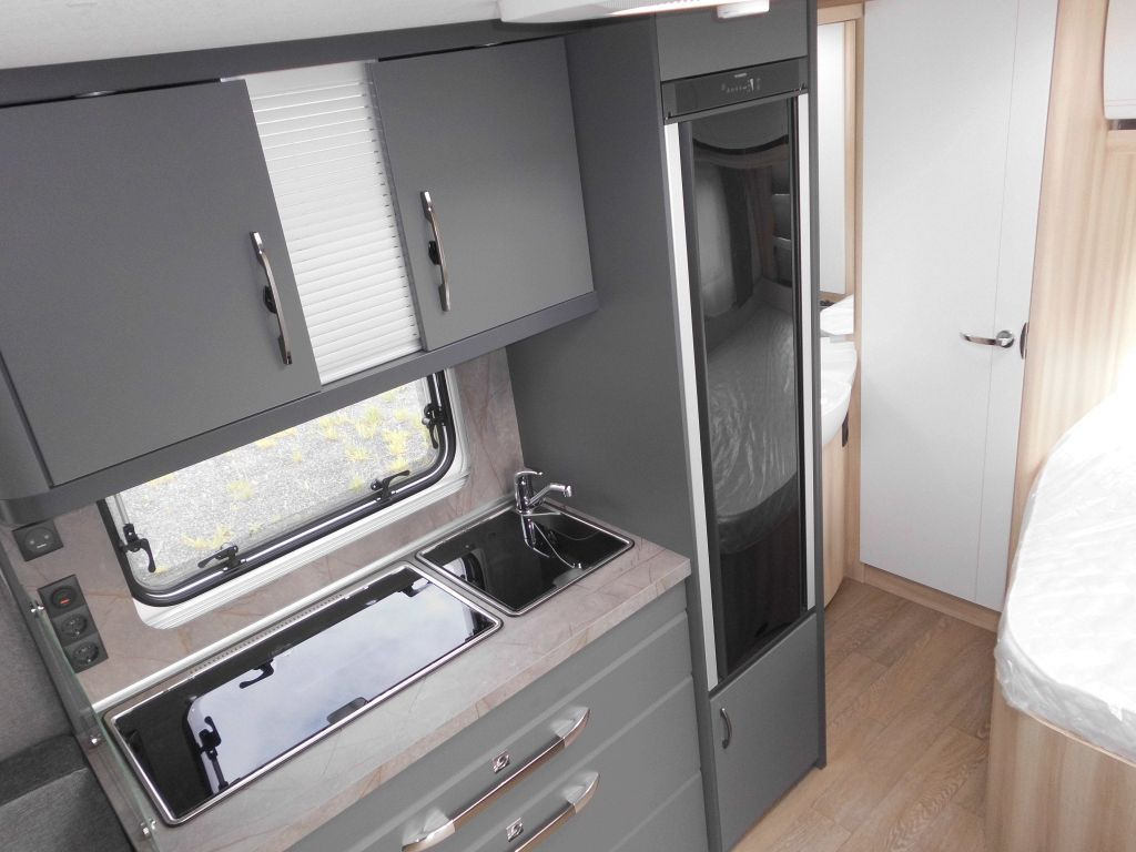 Caravan Hobby De Luxe 460 UFe 2026 1500kg. Ambiente: picture 9
