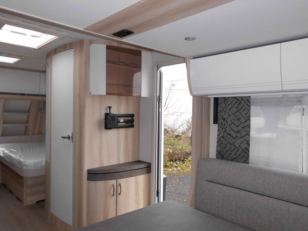 New Caravan Hobby De Luxe 515 UHL 2025 2000kg. AUTARK AMBIENTE Hobby De Luxe 515 UHL mit Extras, Lagerabverkauf!: picture 11 New Caravan Hobby De Luxe 515 UHL 2025 2000kg. AUTARK AMBIENTE Hobby De Luxe 515 UHL mit Extras, Lagerabverkauf!: picture 11