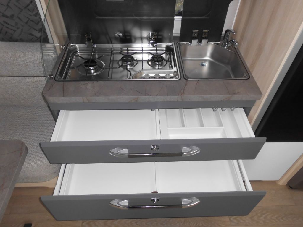 New Caravan Hobby De Luxe 515 UHL 2025 2000kg. AUTARK AMBIENTE Hobby De Luxe 515 UHL mit Extras, Lagerabverkauf!: picture 9 New Caravan Hobby De Luxe 515 UHL 2025 2000kg. AUTARK AMBIENTE Hobby De Luxe 515 UHL mit Extras, Lagerabverkauf!: picture 9