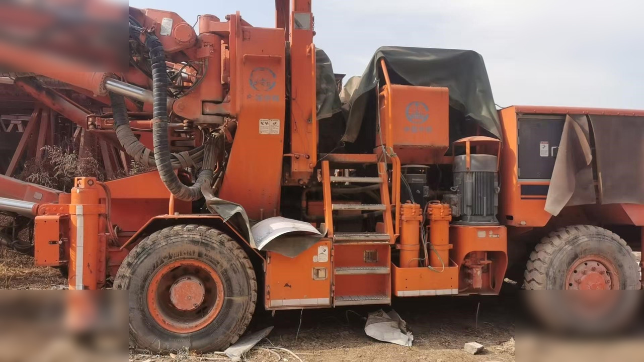 Directional boring machine 2002 TAMROCK SUPERMATIC 315-150: picture 1