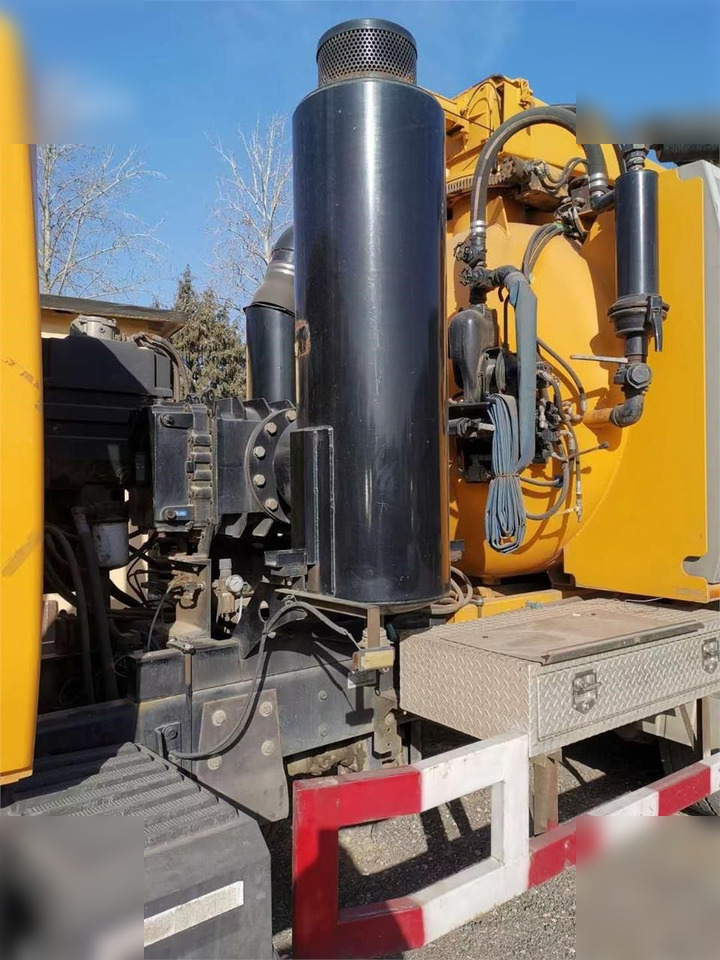 2007 AQUATECH B10 - Vacuum truck: picture 3 2007 AQUATECH B10 - Vacuum truck: picture 3