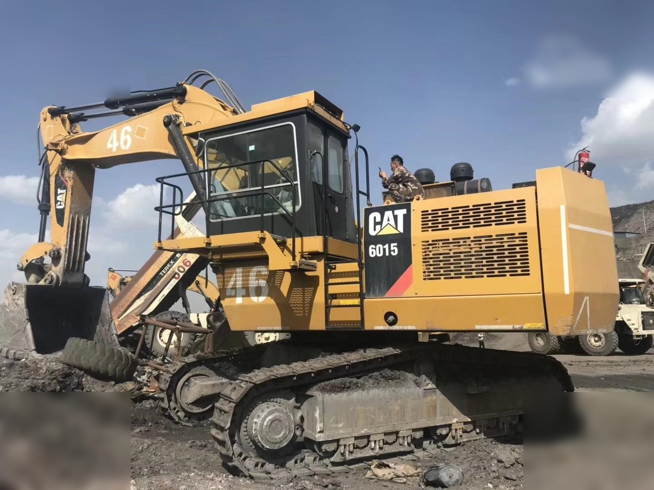 2013 CATERPILLAR 6015 - Crawler excavator: picture 1 2013 CATERPILLAR 6015 - Crawler excavator: picture 1