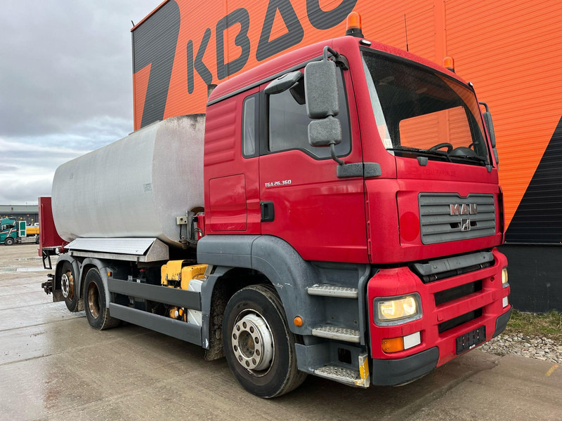 MAN TGA 26.360 6X2 Schäfer SRH 10000 / 3105 hours - Tank truck: picture 3 MAN TGA 26.360 6X2 Schäfer SRH 10000 / 3105 hours - Tank truck: picture 3