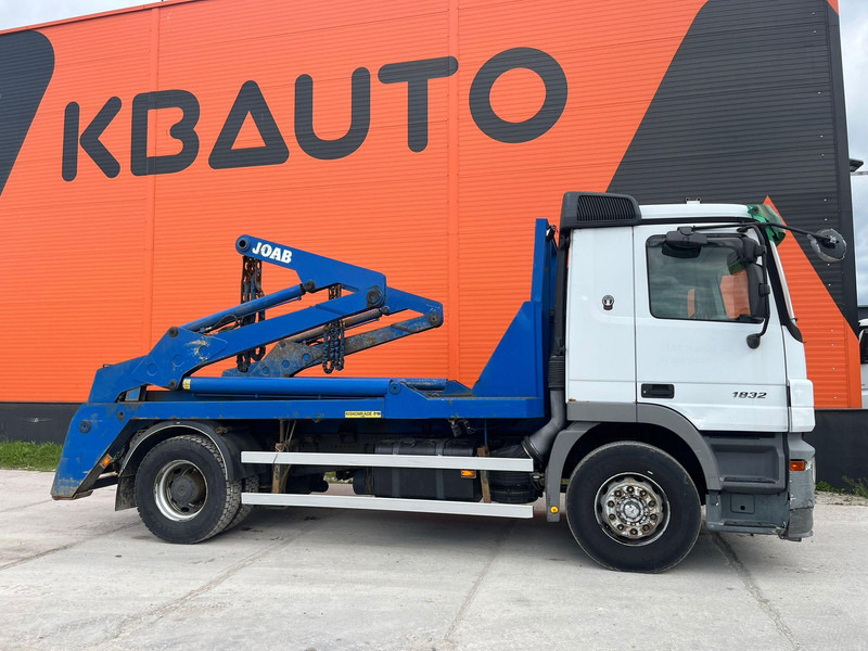 Mercedes-Benz Actros 1832 4x2 JOAB HL 14 U - Skip loader truck: picture 5 Mercedes-Benz Actros 1832 4x2 JOAB HL 14 U - Skip loader truck: picture 5