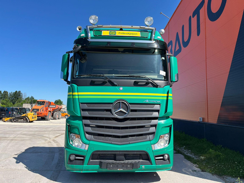 Mercedes-Benz Actros 3563 8x4*4 RETARDER / CHASSIS L=7358 mm - Cab chassis truck: picture 2 Mercedes-Benz Actros 3563 8x4*4 RETARDER / CHASSIS L=7358 mm - Cab chassis truck: picture 2
