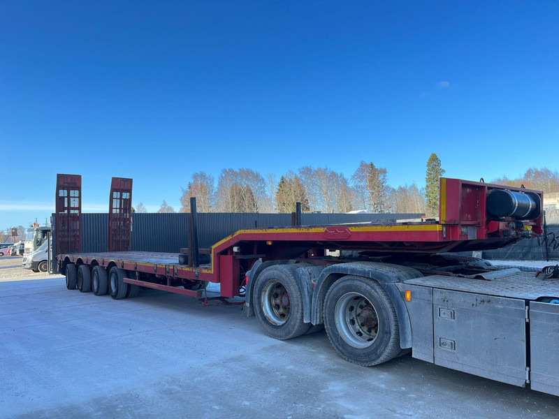 Nooteboom MCO-58-04V PLATFORM 9900 mm + 6100 + 6400 mm EXTENDABLE / LOADING HEIGHT 860 mm / ALL STEERED AXLES - Low loader semi-trailer: picture 3 Nooteboom MCO-58-04V PLATFORM 9900 mm + 6100 + 6400 mm EXTENDABLE / LOADING HEIGHT 860 mm / ALL STEERED AXLES - Low loader semi-trailer: picture 3